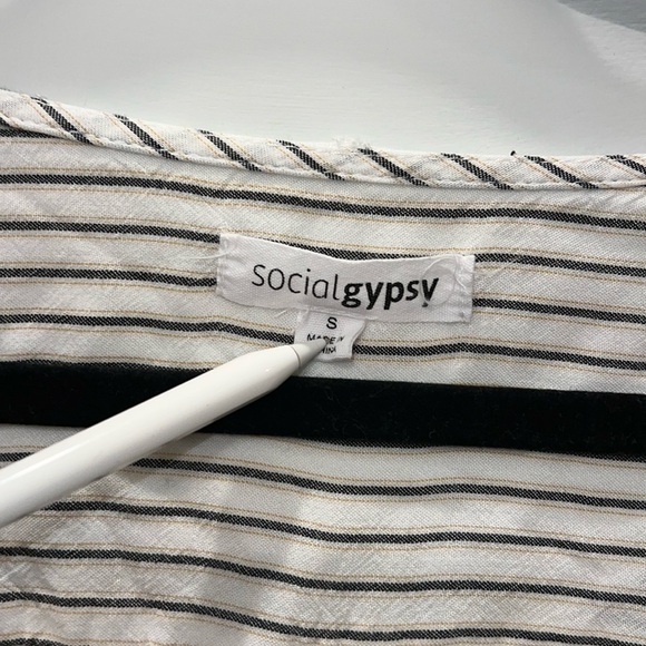 CLEARANCE Social Gypsy Striped Cropped Blouse - Picture 6 of 6